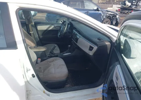 2015 Toyota Corolla Le Plus z USA, uszkodzony, nr VIN 2T1BURHE5FC451702